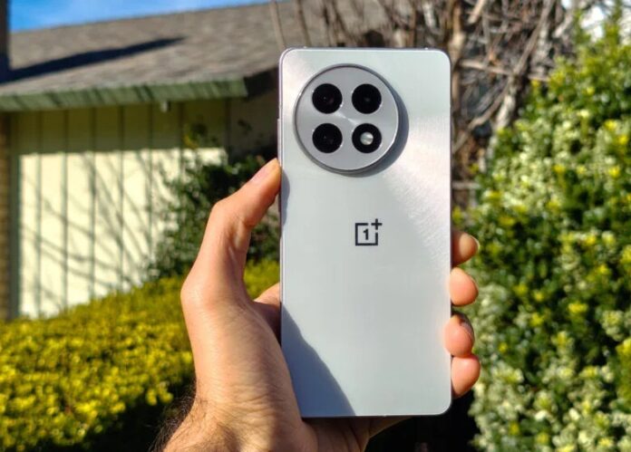 Điện thoại OnePlus 13R (Ảnh: Internet)