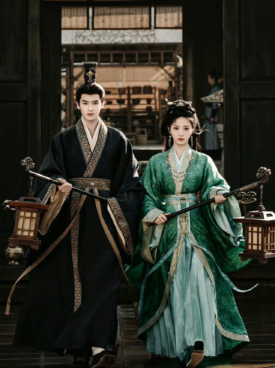 Tạo hình của Điền Hi Vi và Diêm An trong phim “Giá Kim Thoa”