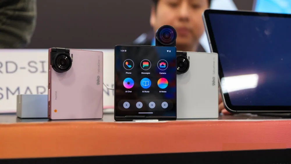 Giao diện ngăn kéo ứng dụng AI trên điện thoại Ikko Mind One (Ảnh: Internet)