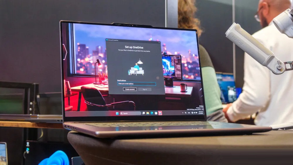 Hãng Lenovo giới thiệu các mẫu laptop được trang bị công nghệ mới và thiết kế mỏng nhẹ