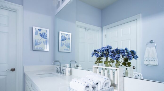 màu sơn phòng tắm thịnh hành trong năm 2026 Màu xanh tím