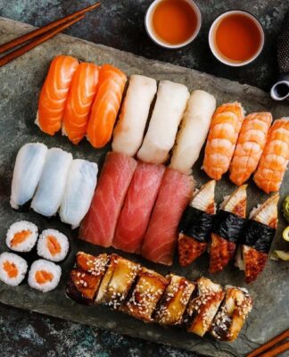 Gợi ý 10 món ăn Nhật Bản bạn nên thử khi lần đầu đến “Đất nước Mặt trời mọc”2 Sushi