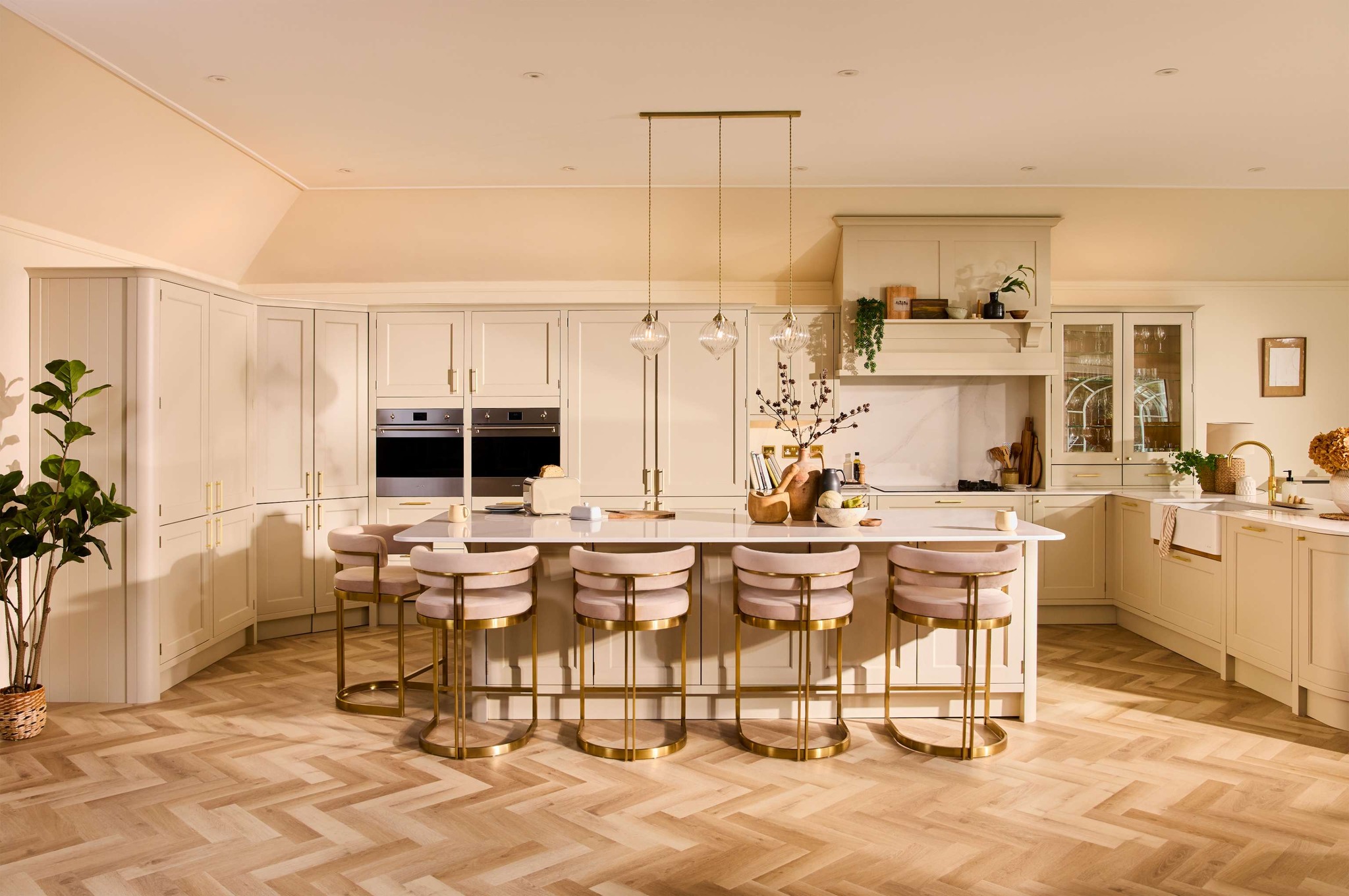 Lựa chọn chất liệu và màu sắc ấm áp