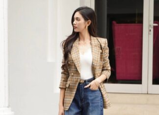Cách chọn và phối đồ với quần jeans để trông thanh lịch hơn Quần jeans kết hợp áo blazer
