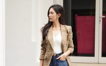 Quần jeans kết hợp áo blazer