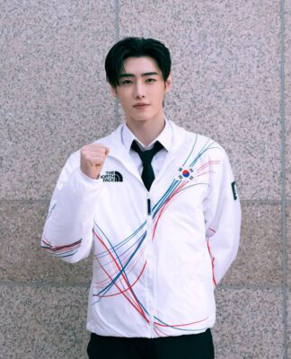 Sunghoon (ENHYPEN) rước đuốc tại Thế vận hội Milan Cortina Sunghoon (ENHYPEN) nhận vinh dự lớn tại Thế vận hội Mùa đông Milan Cortina 2026 (Ảnh: Internet)