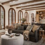 Không gian tối màu, trầm lắng nhưng ấm áp