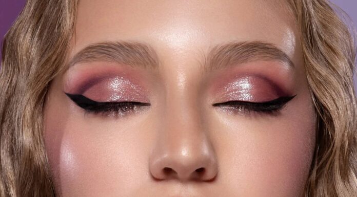 Các xu hướng trang điểm năm 2026 bạn nên: Tự nhiên hơn, tinh tế hơn và đầy cá tính Phấn mắt đổi màu