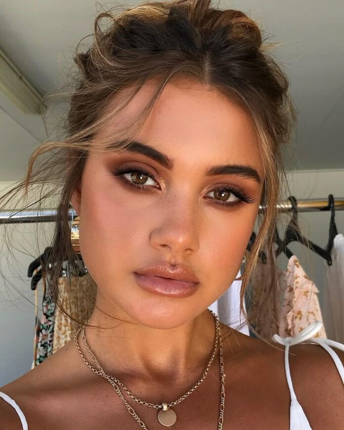 Trang điểm tông trung tính được làm mới với cảm hứng từ cà phê và sữa