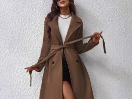 Áo khoác camel đặc biệt đẹp khi đi cùng các món đồ da