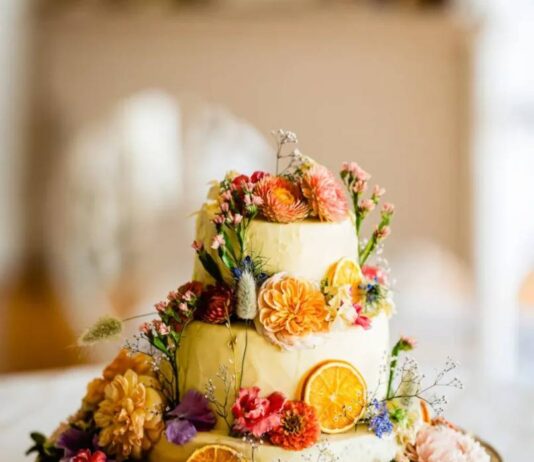 Bánh cưới có hương vị cổ điển