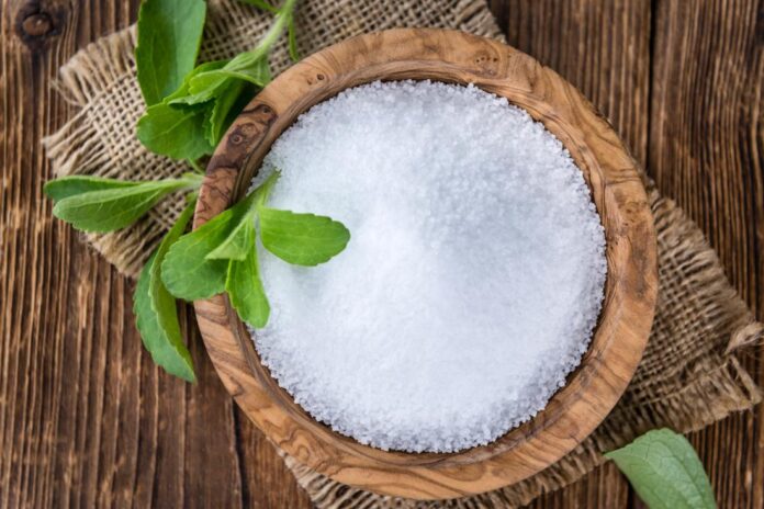 Nhiều sản phẩm stevia thương mại không chỉ chứa steviol glycoside mà còn được pha thêm erythritol
