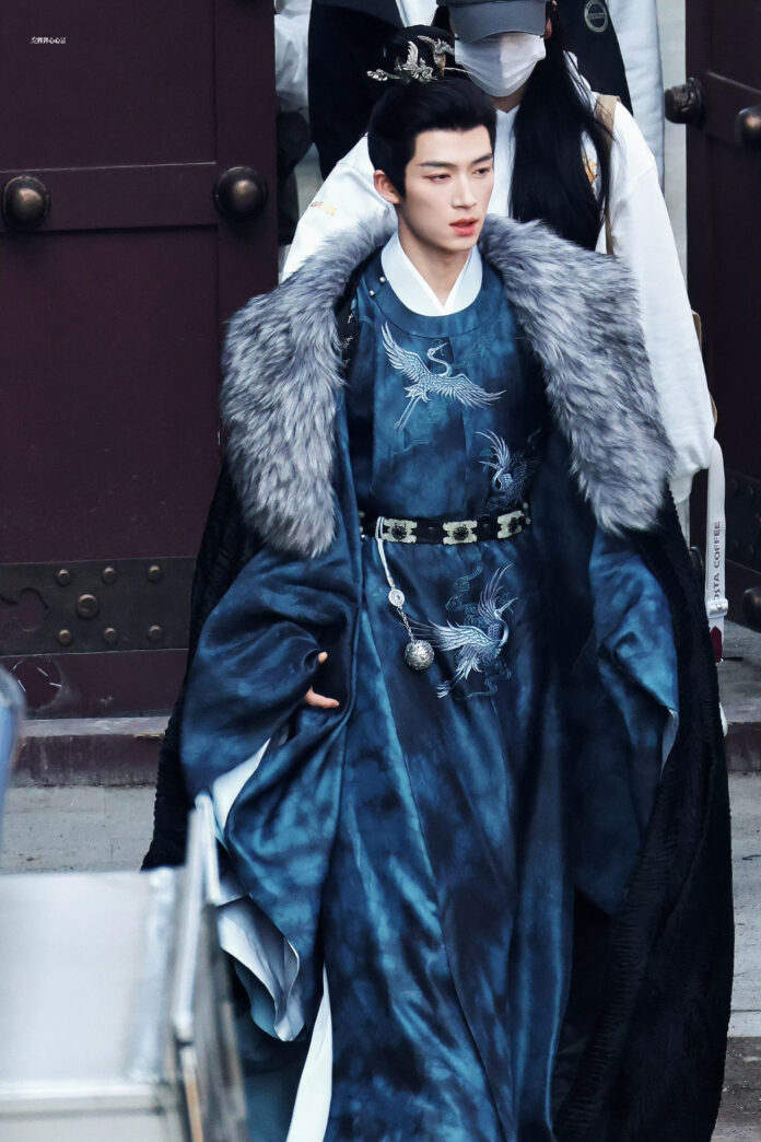 Vương Tinh Việt xuất hiện với phong thái nho nhã, trầm ổn (Ảnh: Internet)