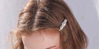 Tóc thả tự nhiên kết hợp kẹp nhỏ