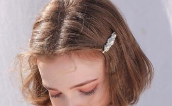 Tóc thả tự nhiên kết hợp kẹp nhỏ