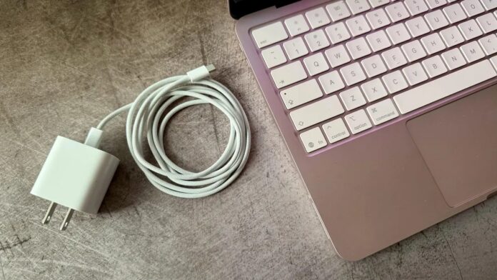 Thời lượng pin xem video liên tục của MacBook Neo có thể lên tới khoảng 16 giờ (Ảnh: Internet)