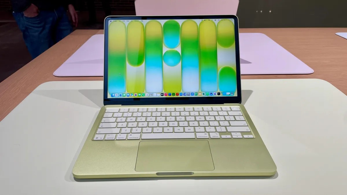 Macbook Neo màu Vàng Citrus (Ảnh: Internet)