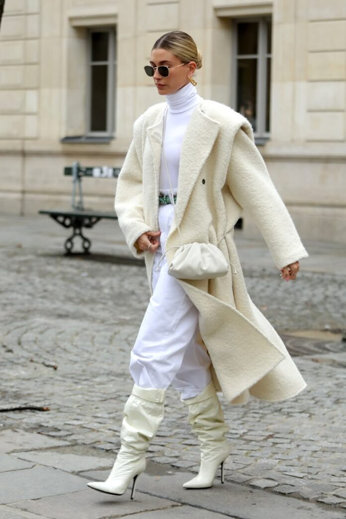 Ứng dụng thời trang đơn sắc