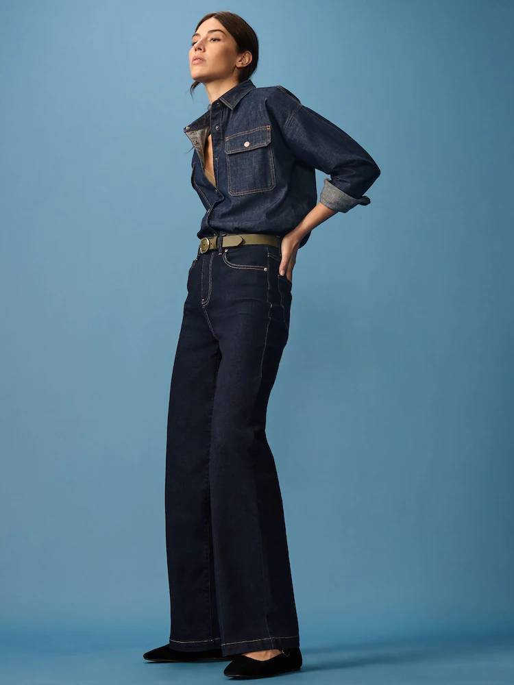 Quần jeans ống đứng, cạp cao