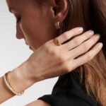 Trang sức điêu khắc nổi bật