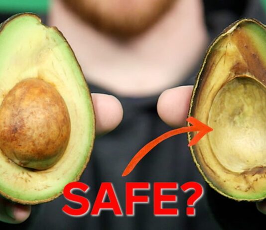 Bơ bị thâm nâu sau khi cắt có ăn được không? Những điều bạn nên biết Trong nhiều trường hợp, bơ bị thâm nâu vẫn hoàn toàn an toàn để ăn