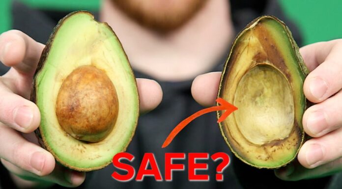 Bơ bị thâm nâu sau khi cắt có ăn được không? Những điều bạn nên biết Trong nhiều trường hợp, bơ bị thâm nâu vẫn hoàn toàn an toàn để ăn