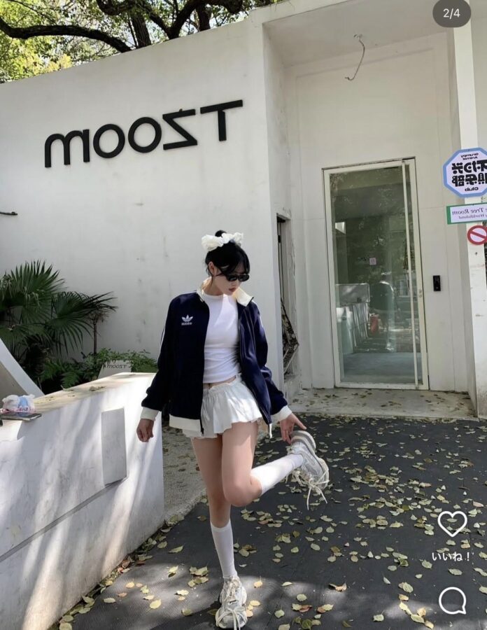 Phối cùng áo khoác thể thao
