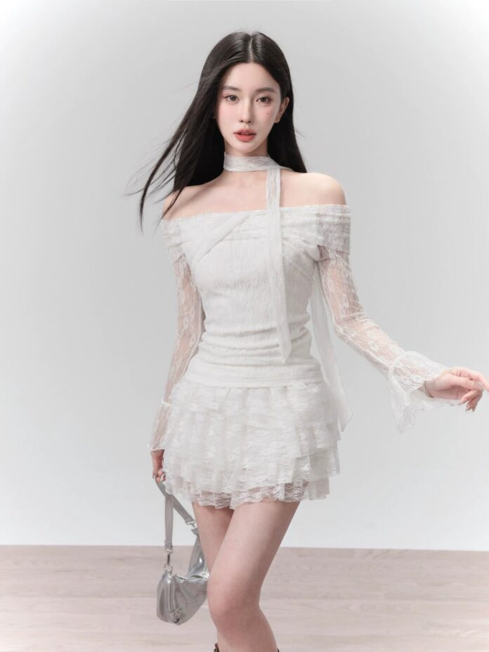 Phối cùng áo trễ vai điệu