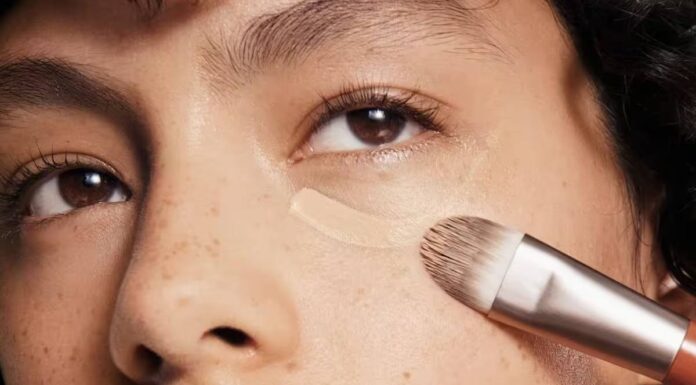 Không dùng kem che khuyết điểm quá nhiều