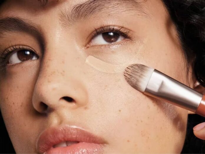 Không dùng kem che khuyết điểm quá nhiều