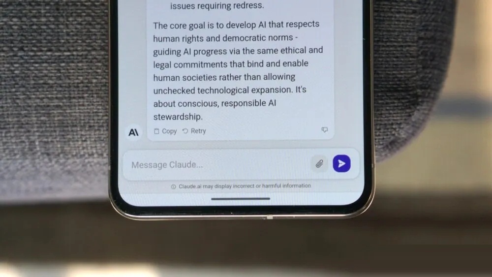 Khung chat trong Claude (Ảnh: Internet)