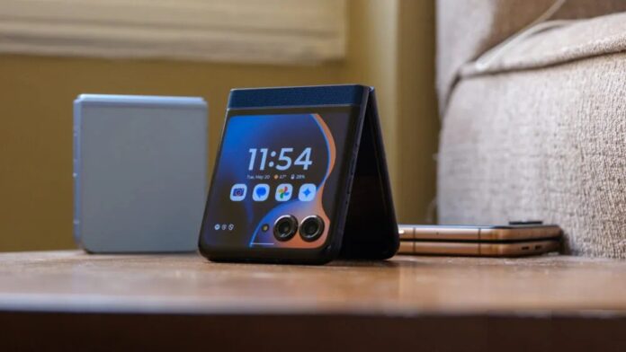 Điện thoại màn hình gập Motorola Razr 2025 (Ảnh: Internet)
