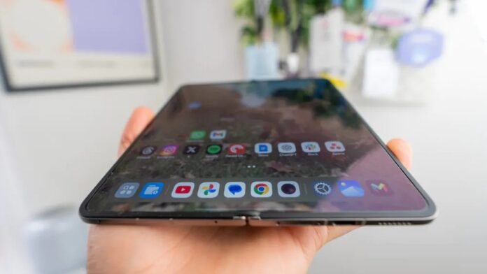 Điện thoại màn hình gập OPPO Find N6 không có nếp gấp (Ảnh: Internet) Điện thoại màn hình gập OPPO Find N6 không có nếp gấp (Ảnh: Internet)