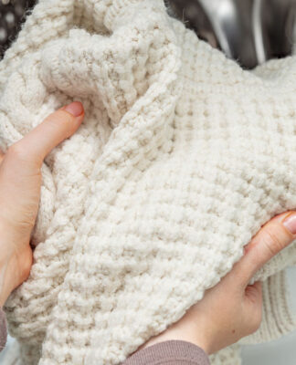 Có nên giặt quần áo mới trước khi mặc? Giặt quần áo trước khi mặc là cách đơn giản để giảm nguy cơ tiếp xúc với các tác nhân không mong muốn