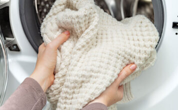 Giặt quần áo trước khi mặc là cách đơn giản để giảm nguy cơ tiếp xúc với các tác nhân không mong muốn