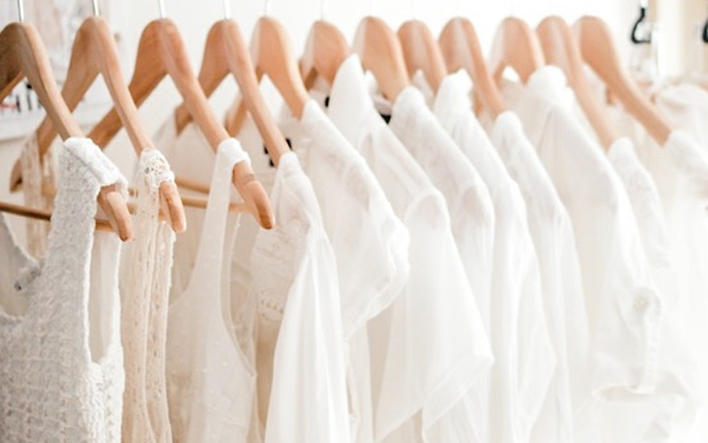 Nước ấm hoặc nước nóng đặc biệt hữu ích đối với những món đồ thường xuyên tiếp xúc với mồ hôi và vi khuẩn