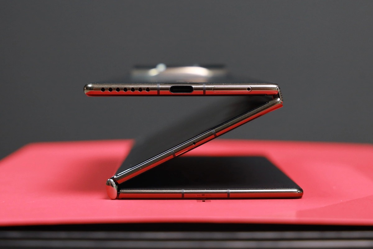 Huawei đang nổi lên như đối thủ đáng gờm, tạo áp lực lớn lên Samsung trong cuộc đua công nghệ màn hình gập và thiết kế mới (Ảnh: Internet)