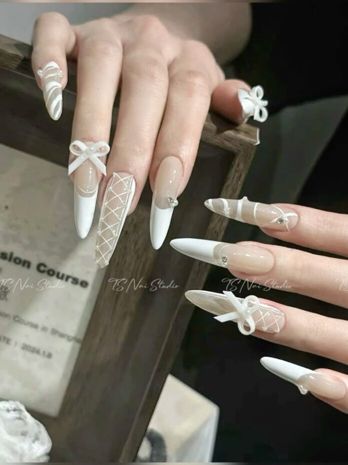 Nail trắng dáng dài đầu tròn