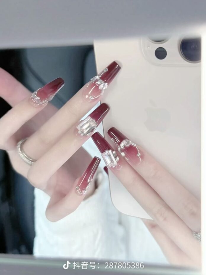 Tuyệt phẩm nail cô dâu sang chảnh mà các nàng không nên bỏ lỡ! mẫu nail cô dâu sang chảnh nail cô dâu nail cô dâu đẹp nail cô dâu đính đá nail cô dâu mắt mèo nail cô dâu nhẹ nhàng nail cô dâu sang chảnh nail cô dâu trắng