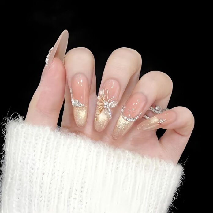 French đính đá sang chảnh kèm mắt mèo