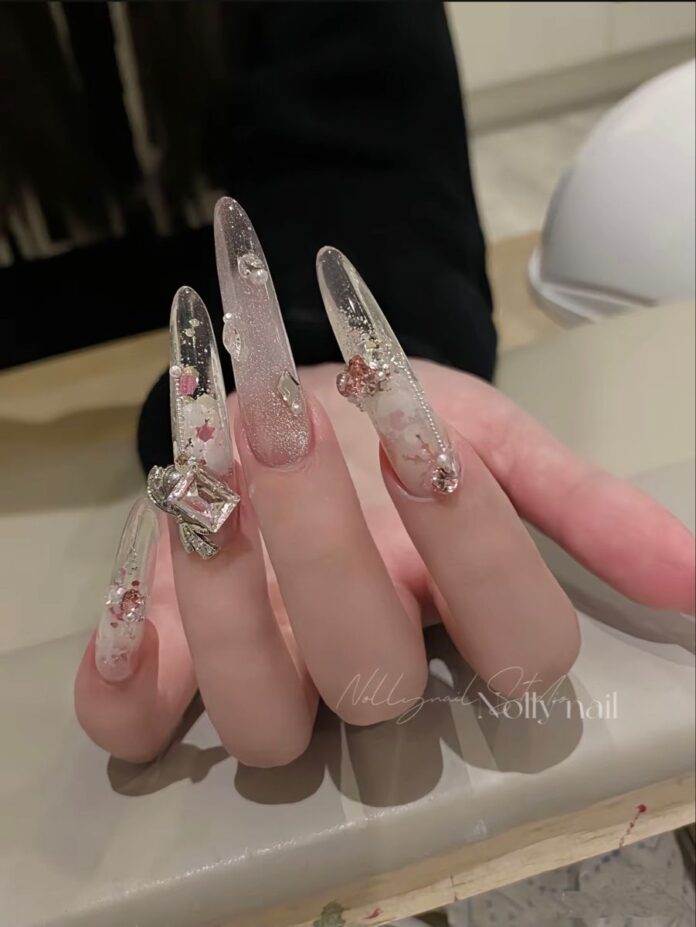 French đầu móng trong