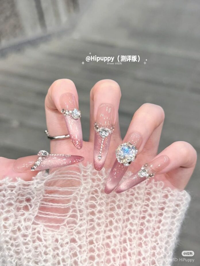 Tuyệt phẩm nail cô dâu sang chảnh mà các nàng không nên bỏ lỡ! mẫu nail cô dâu sang chảnh nail cô dâu nail cô dâu đẹp nail cô dâu đính đá nail cô dâu mắt mèo nail cô dâu nhẹ nhàng nail cô dâu sang chảnh nail cô dâu trắng