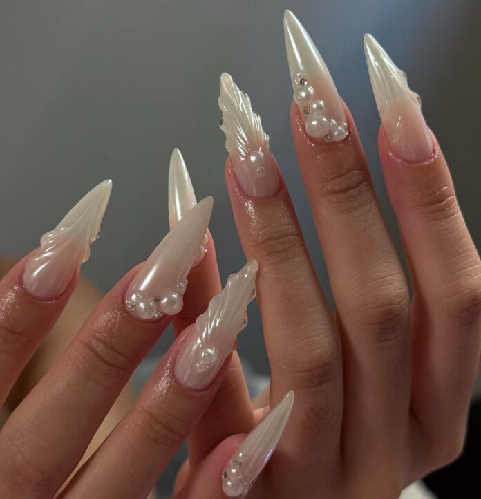 Thêm họa tiết và đính đá