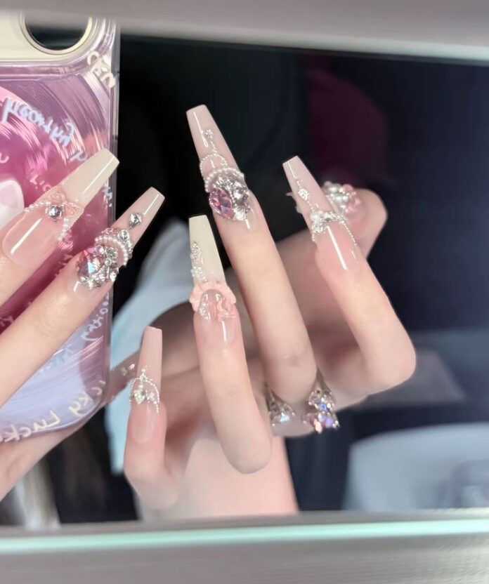 Móng vuông tone thạch hồng