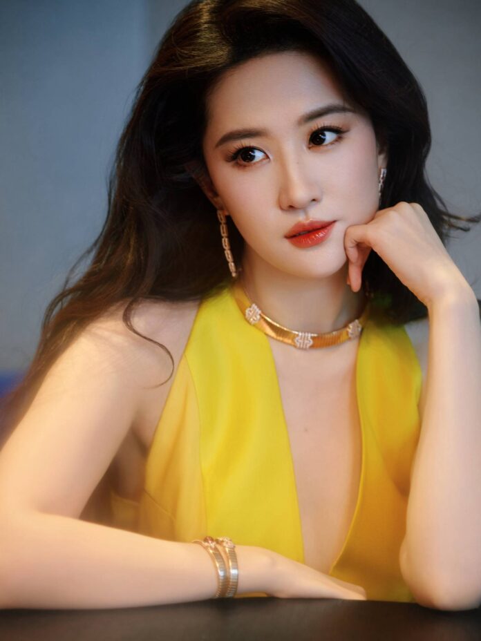 Đôi mắt sáng có thể tạo ra cảm giác gần gũi và thu hút người đối diện một cách mạnh mẽ