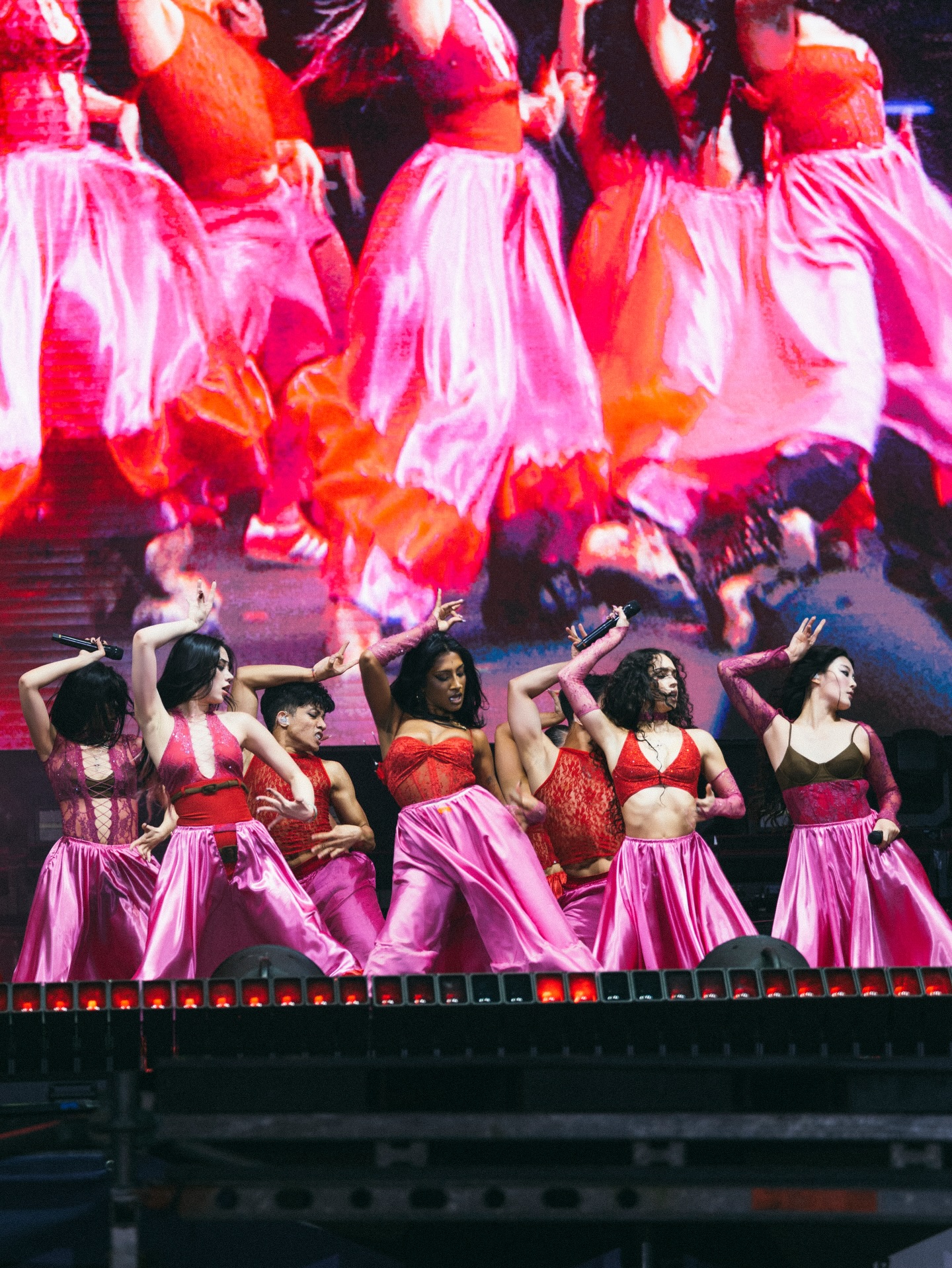 KATSEYE “đốt cháy” Lollapalooza với loạt hit và sân khấu bùng nổ bùng nổ Coachella Valley Music and Arts Festival KATSEYE KATSEYE Daniela KATSEYE Lollapalooza South America khán giả Lollapalooza South America Nam Mỹ nhom KATSEYE sân khấu