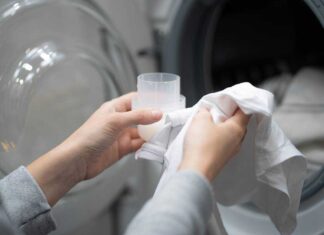 Một số loại chất liệu đặc biệt cần được giặt bằng nước lạnh để tránh hư hỏng