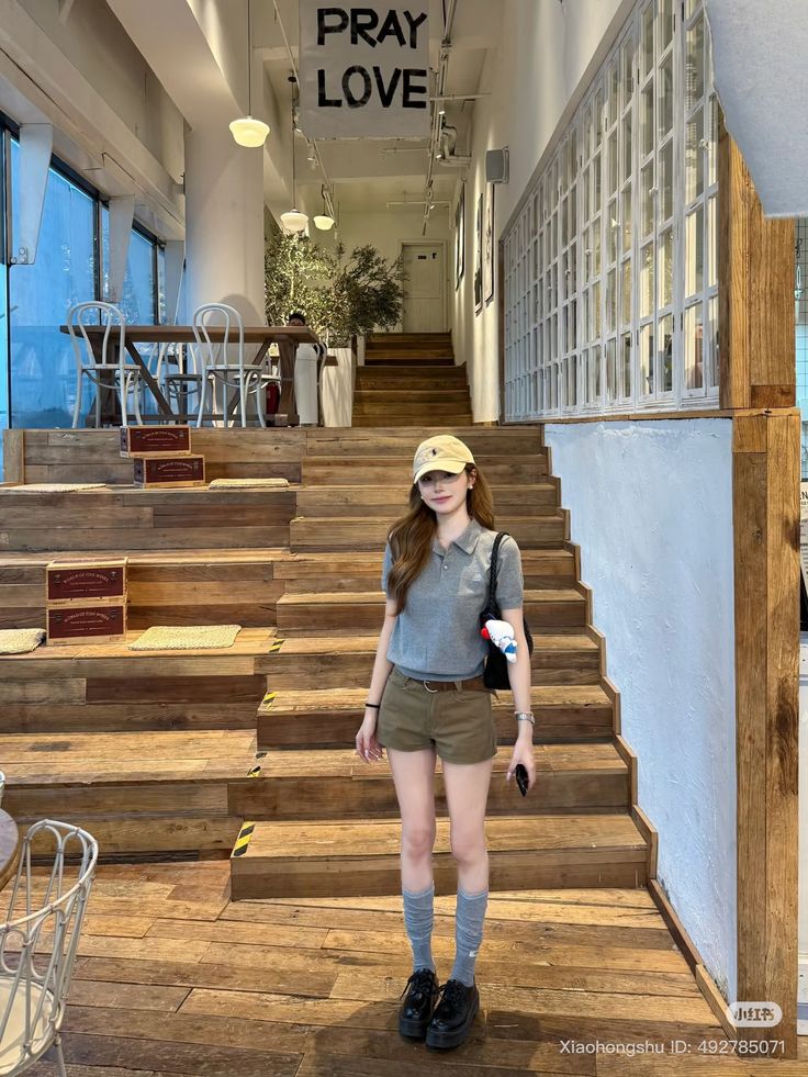 Phối cùng quần short vuông