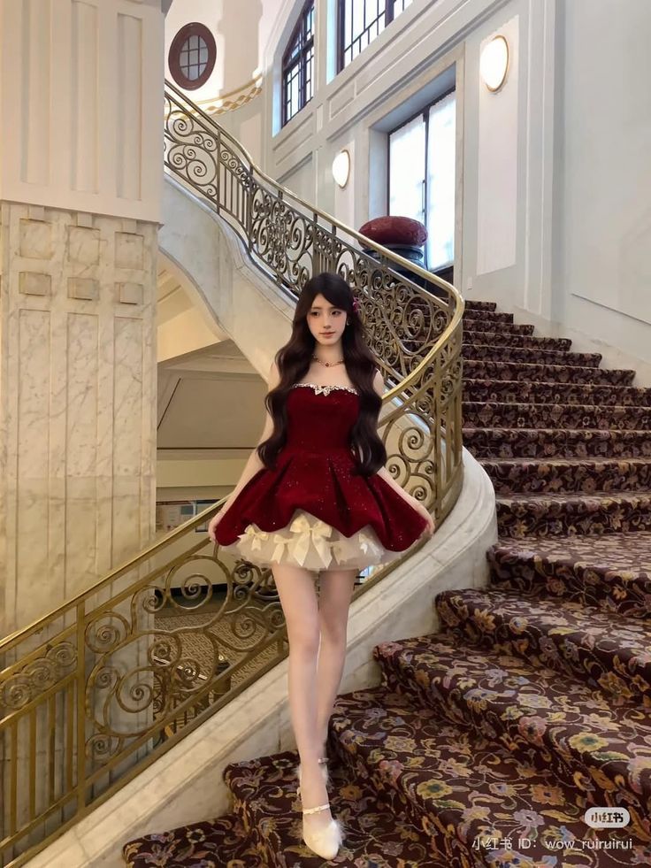 Váy lụa satin draping sang trọng