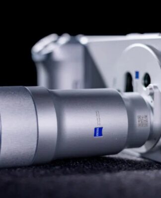 Điện thoại Vivo X300 Ultra sẽ ra mắt cuối tháng 3 và có tính năng quay video mới giống OnePlus Điện thoại Vivo X300 Ultra với phụ kiện ống kính mở rộng (Ảnh: Internet)